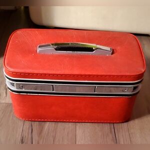 Vintage train case suitcase, cosmetic vanity case BY Samsonite RARE RED